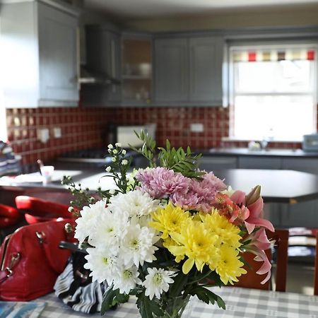 Seascape On The Edge Of Town: 4 Beds All Ensuite. Belmullet Exteriör bild