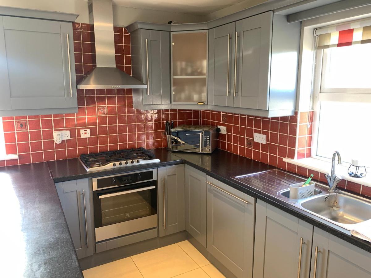 Seascape On The Edge Of Town: 4 Beds All Ensuite. Belmullet Exteriör bild