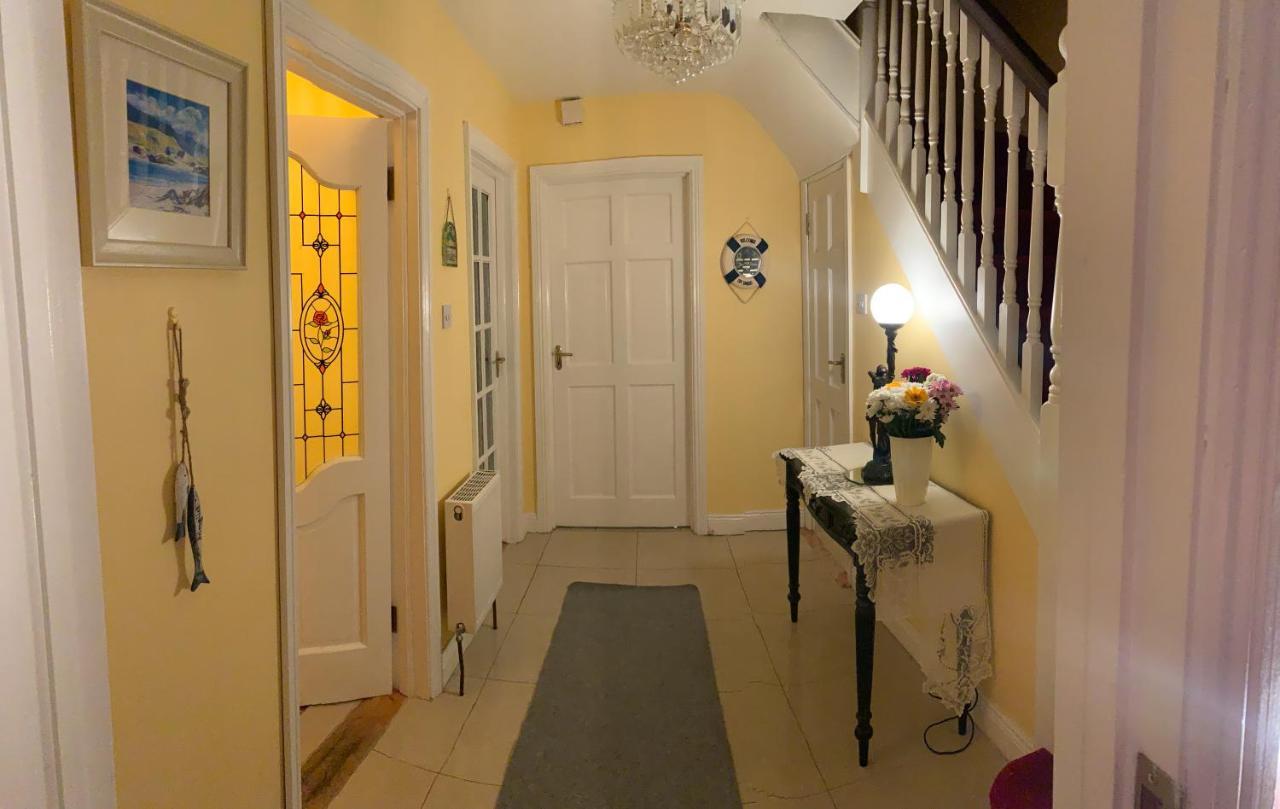 Seascape On The Edge Of Town: 4 Beds All Ensuite. Belmullet Exteriör bild