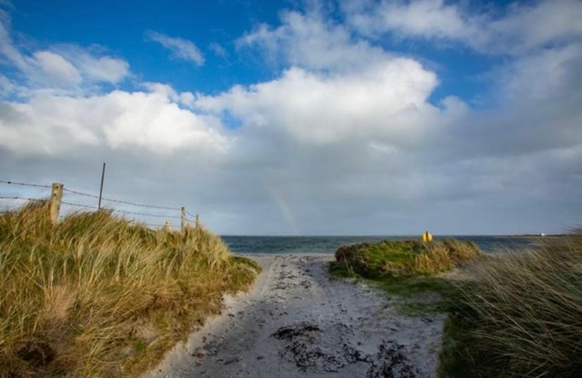 Seascape On The Edge Of Town: 4 Beds All Ensuite. Belmullet Exteriör bild