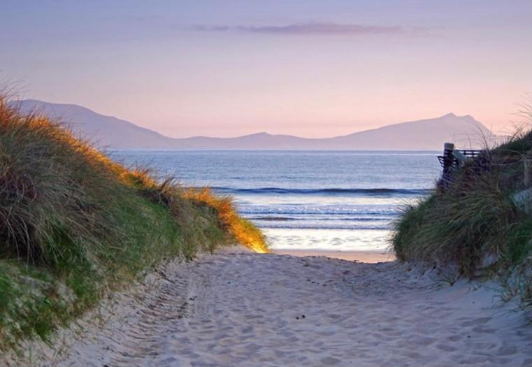 Seascape On The Edge Of Town: 4 Beds All Ensuite. Belmullet Exteriör bild