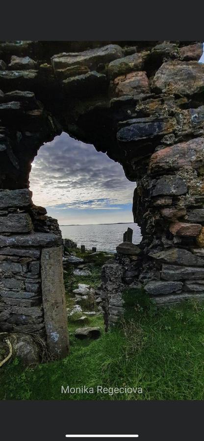 Seascape On The Edge Of Town: 4 Beds All Ensuite. Belmullet Exteriör bild